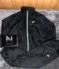 TRACKSUIT NYLON NIKE LOYALTY CON CAPPUCCIO • NERO / BIANCO