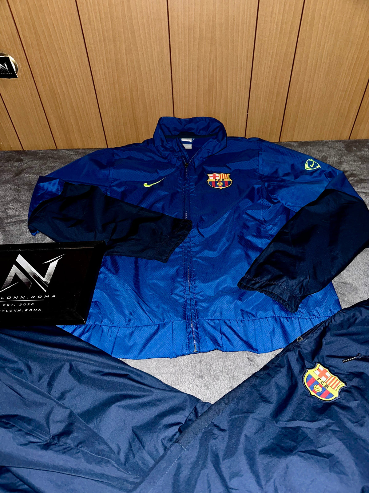 TRACKSUIT VINTAGE BARCELLONA • BLU / NAVY