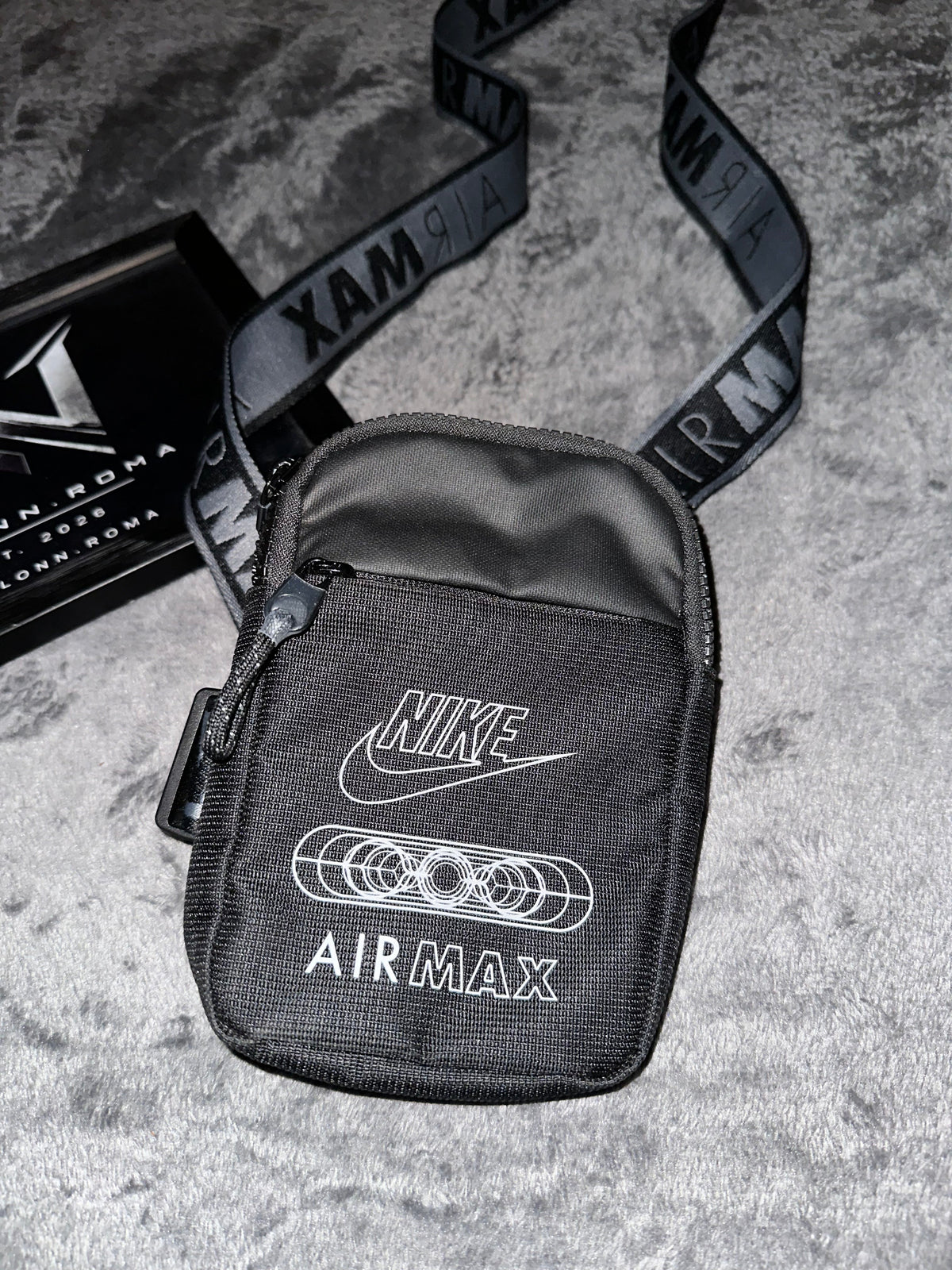 TRACOLLA NIKE AIR MAX • NERO / BIANCO