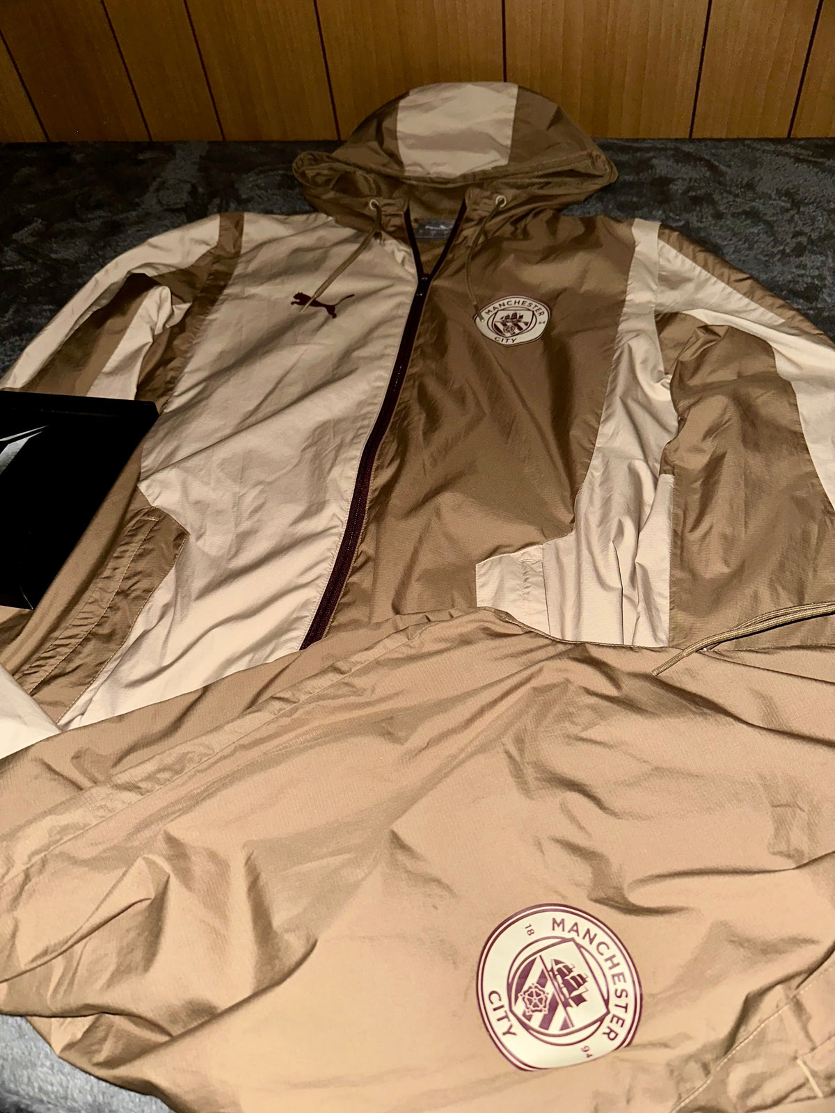 TRACKSUIT MANCHESTER CITY • BEIGE / TORTORA