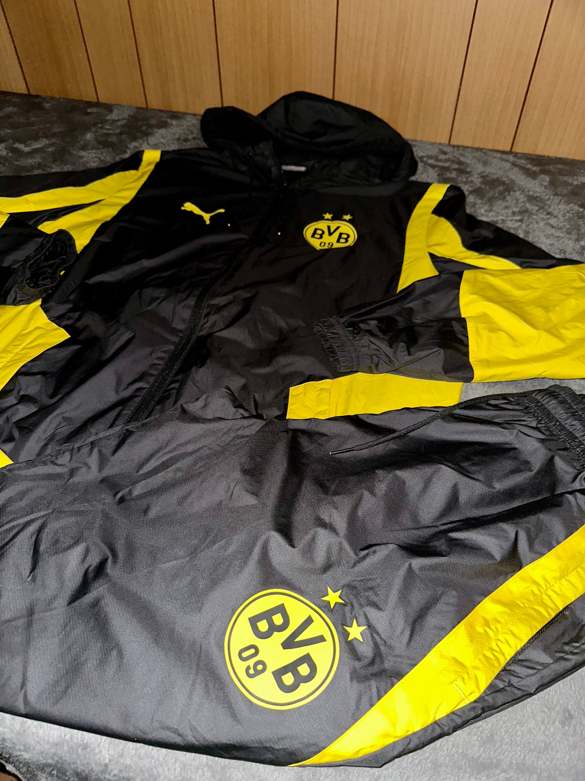 TRACKSUIT BORUSSIA DORTMUND • NERO / GIALLO