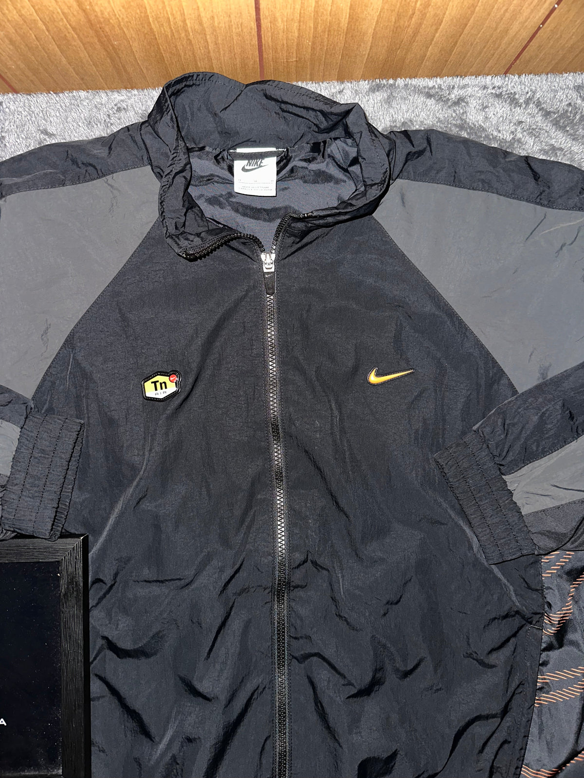 TRACKSUIT NIKE TN • NERO / GRIGIO / ROSSI