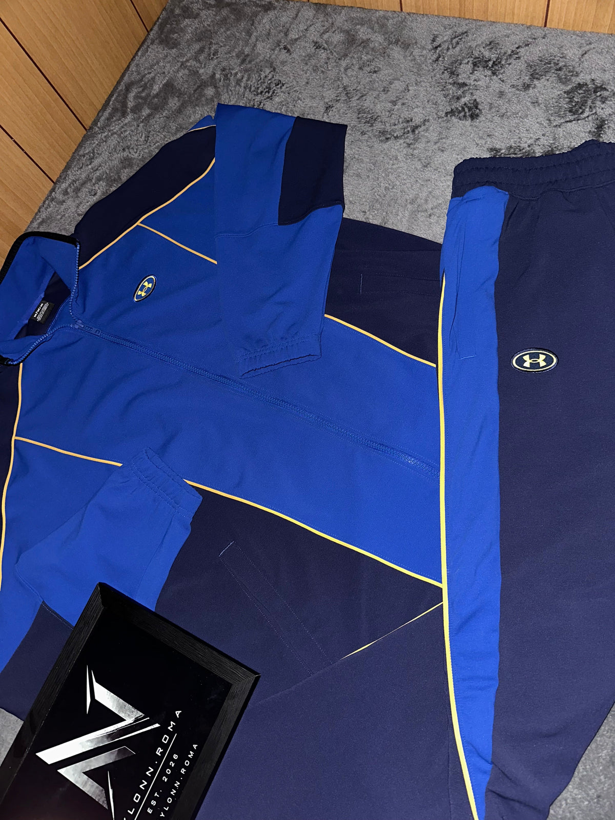 TRACKSUIT UNDER ARMOUR • BLU / NAVY / GIALLO