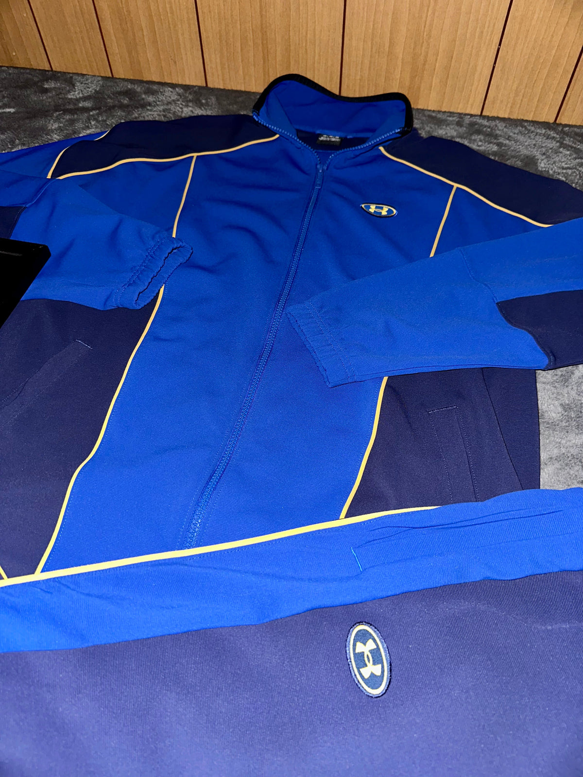 TRACKSUIT UNDER ARMOUR • BLU / NAVY / GIALLO