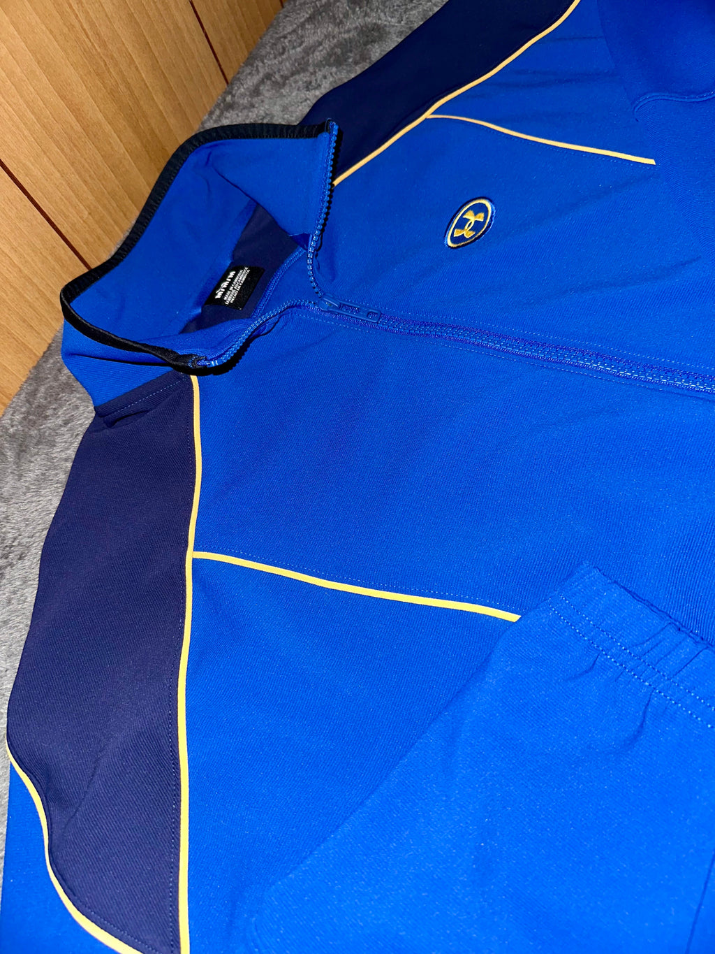 TRACKSUIT UNDER ARMOUR • BLU / NAVY / GIALLO