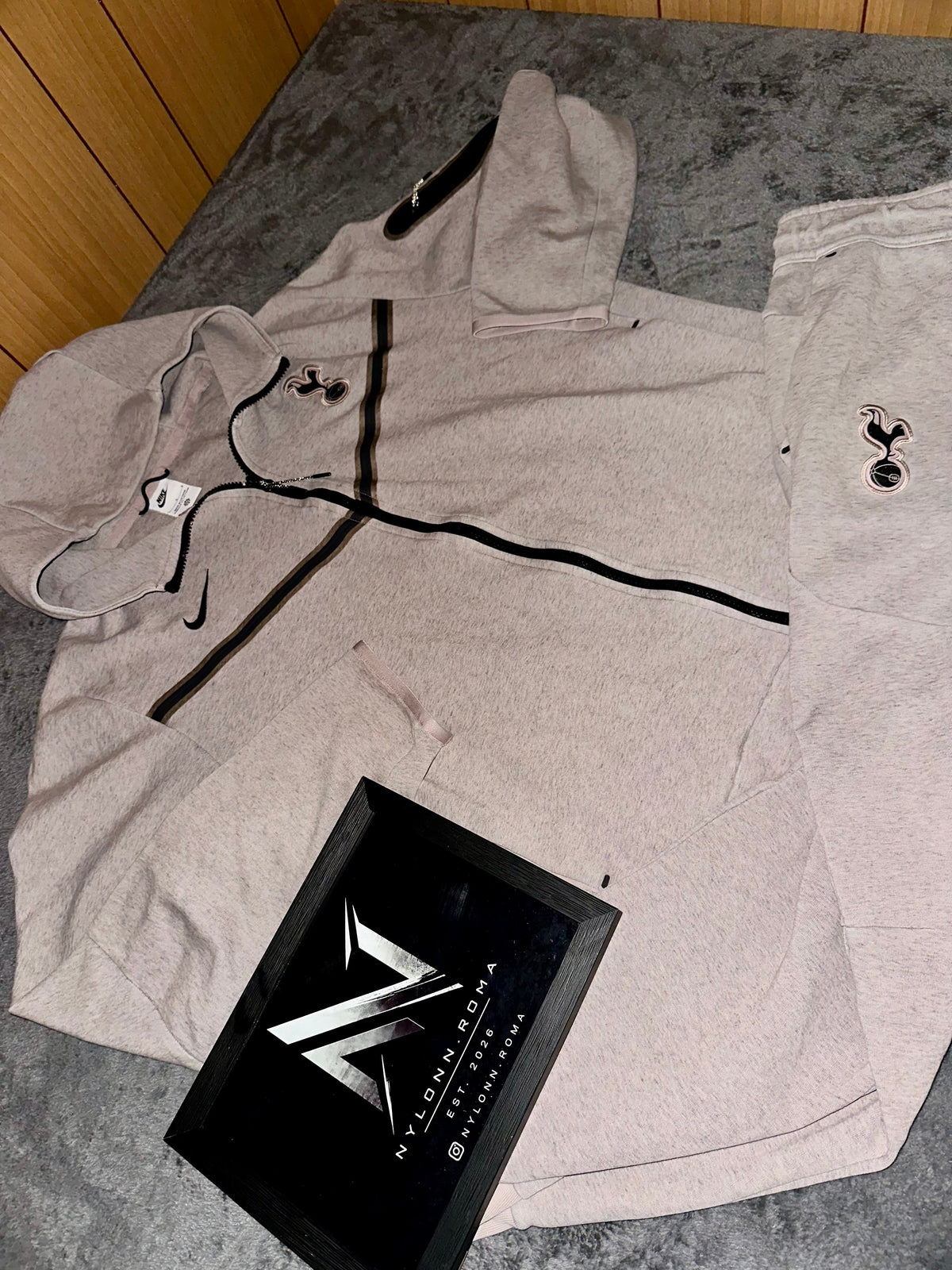 TRACKSUIT NIKE TECH TOTTENHAM • GRIGIO / NERO
