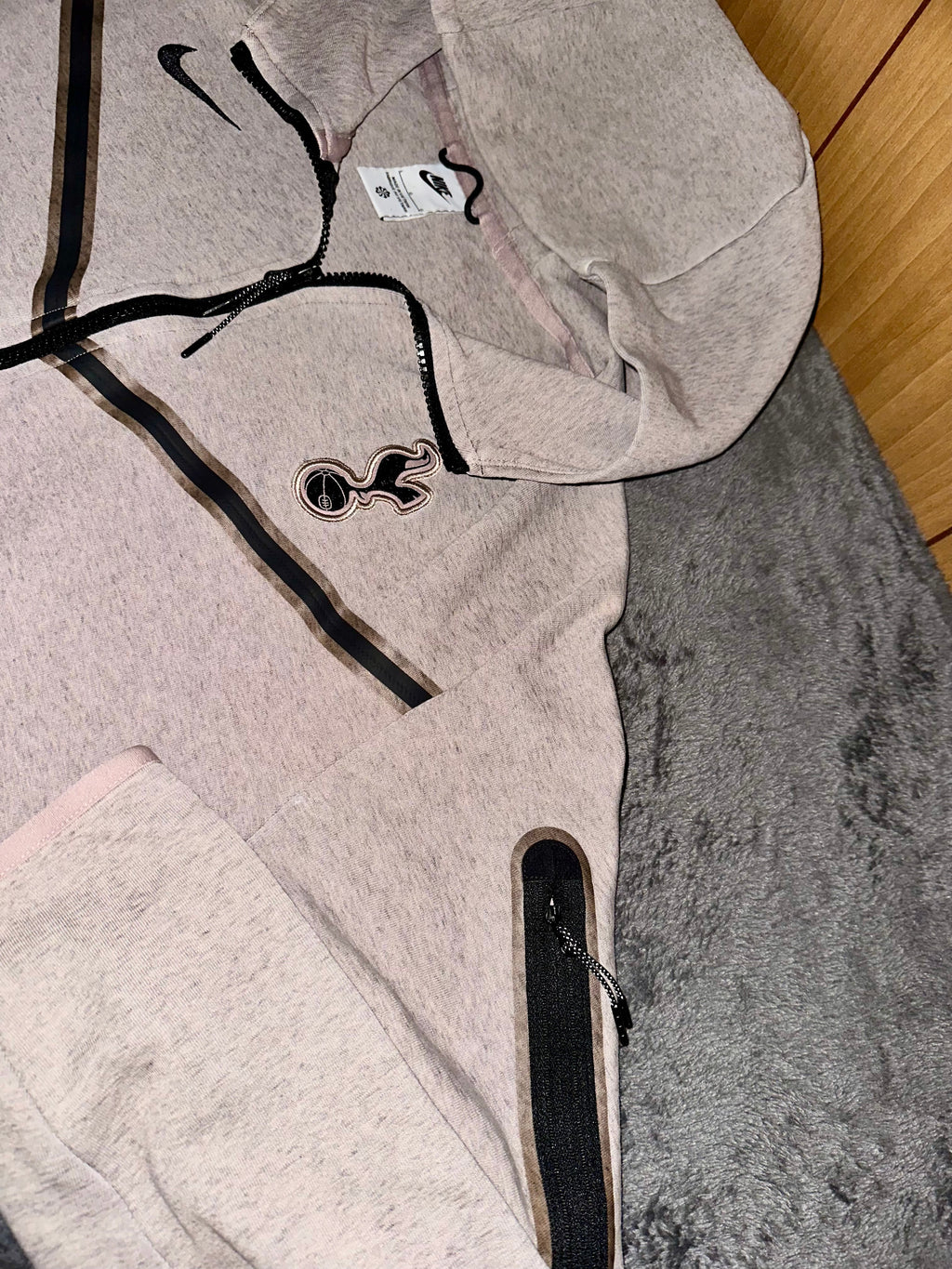 TRACKSUIT NIKE TECH TOTTENHAM • GRIGIO / NERO
