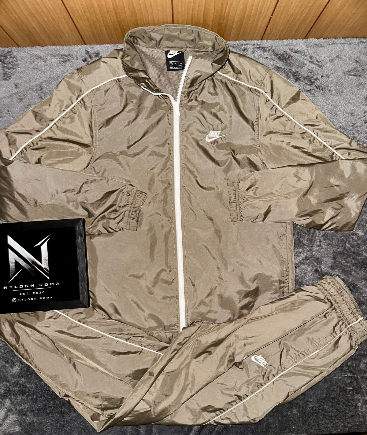 TRACKSUIT NIKE • KHAKI / BIANCO