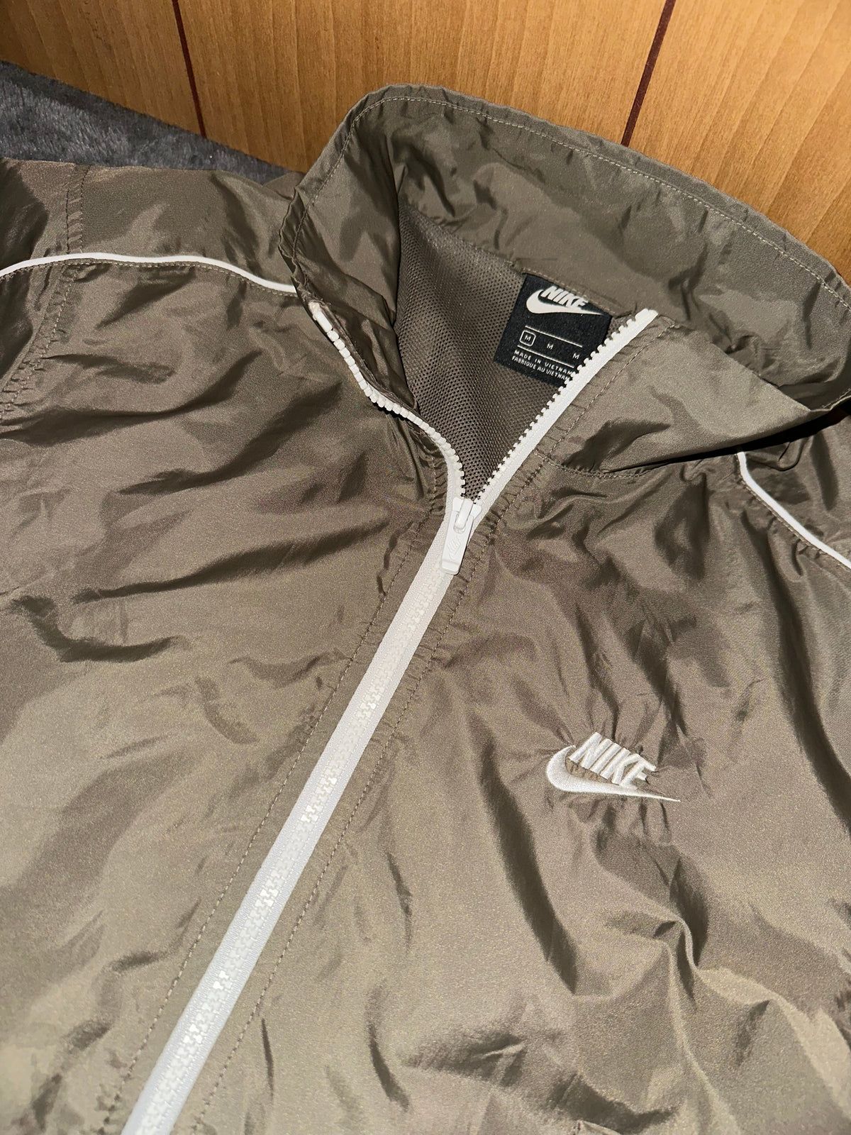 TRACKSUIT NIKE • KHAKI / BIANCO