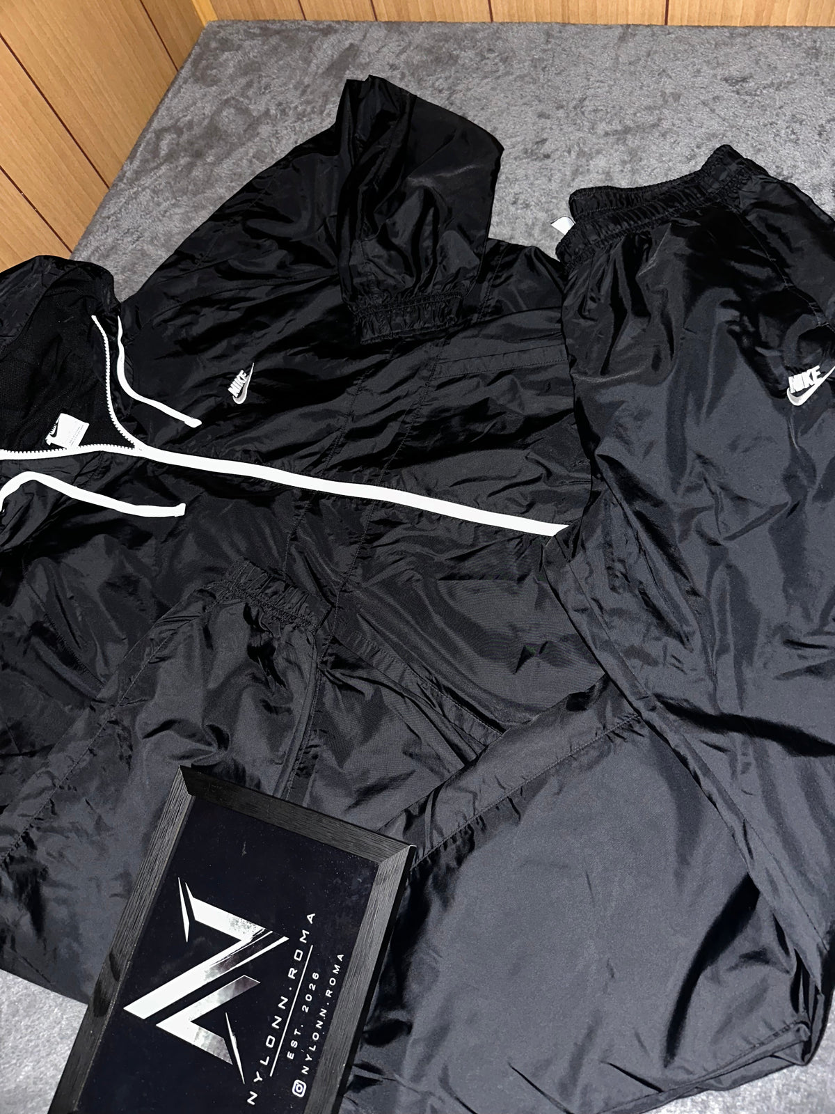 TRACKSUIT NIKE BLACKNIGHT • NERO / BIANCO