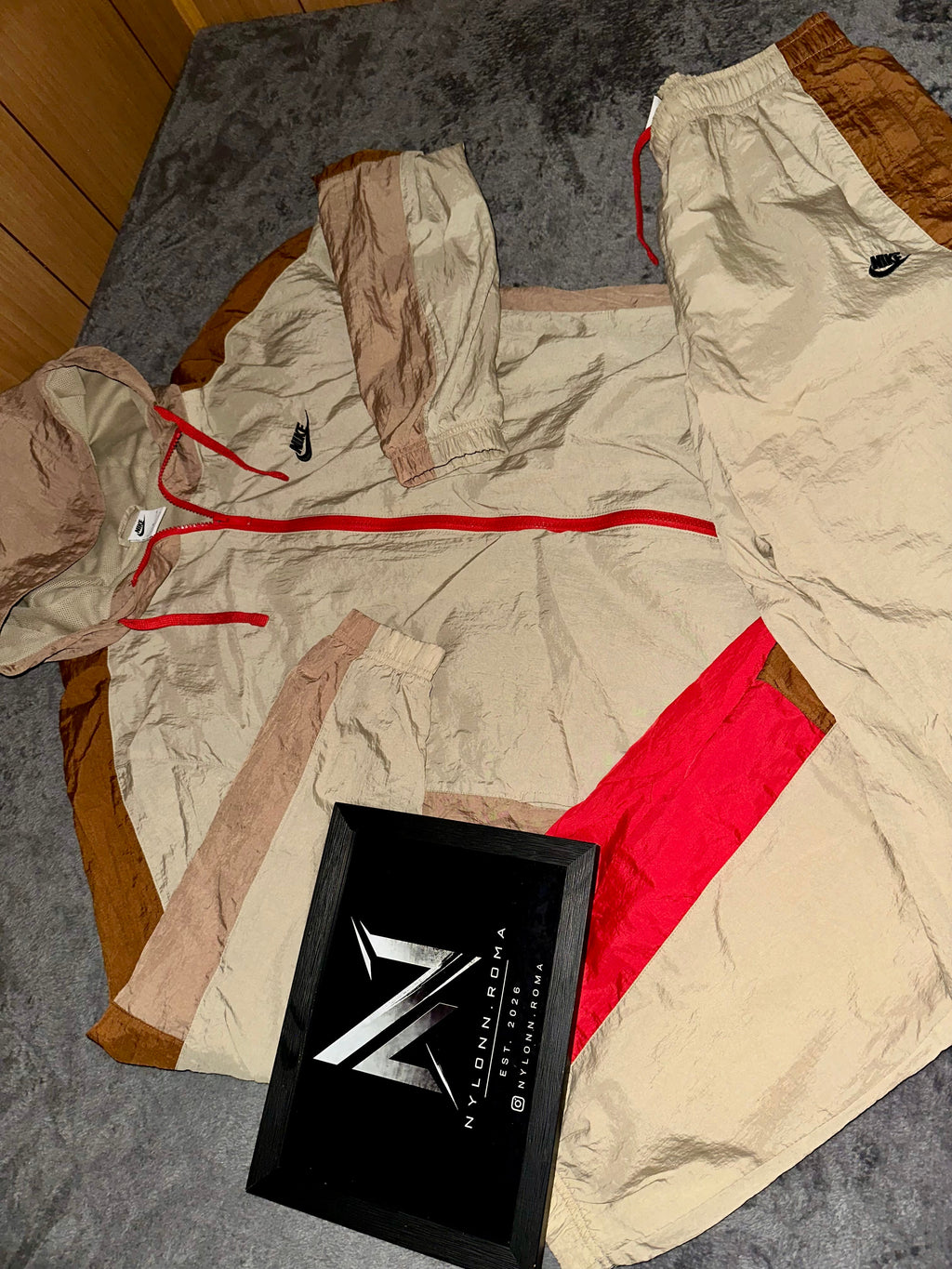 TRACKSUIT NYLON NIKE LION• BEIGE / CAMMELLO / ROSSO