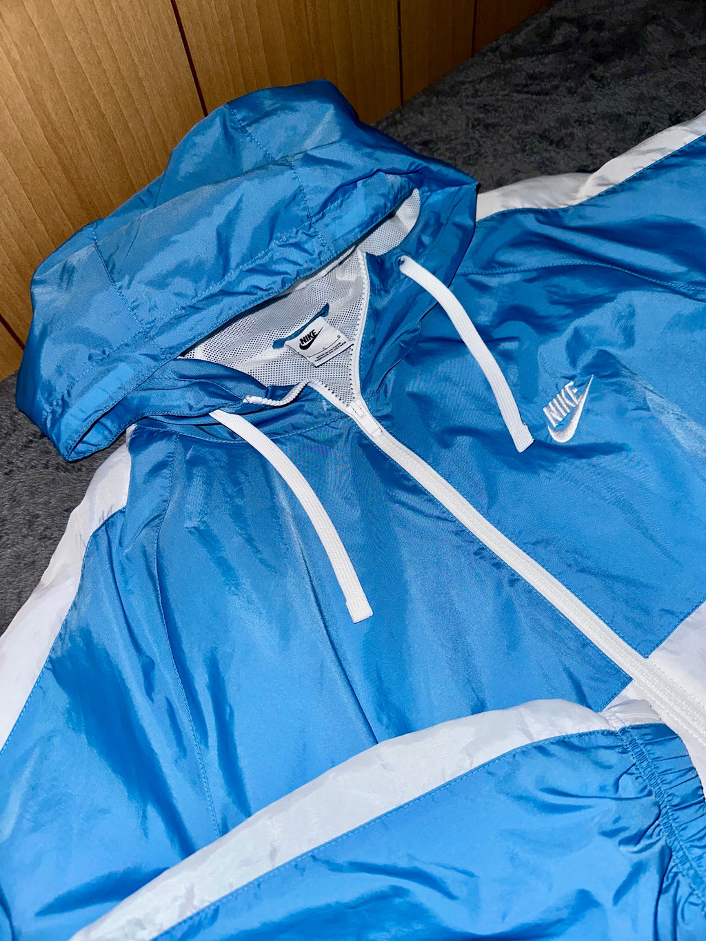 TRACKSUIT NIKE EAGLE’S CON BANDE • AZZURRO / BIANCO