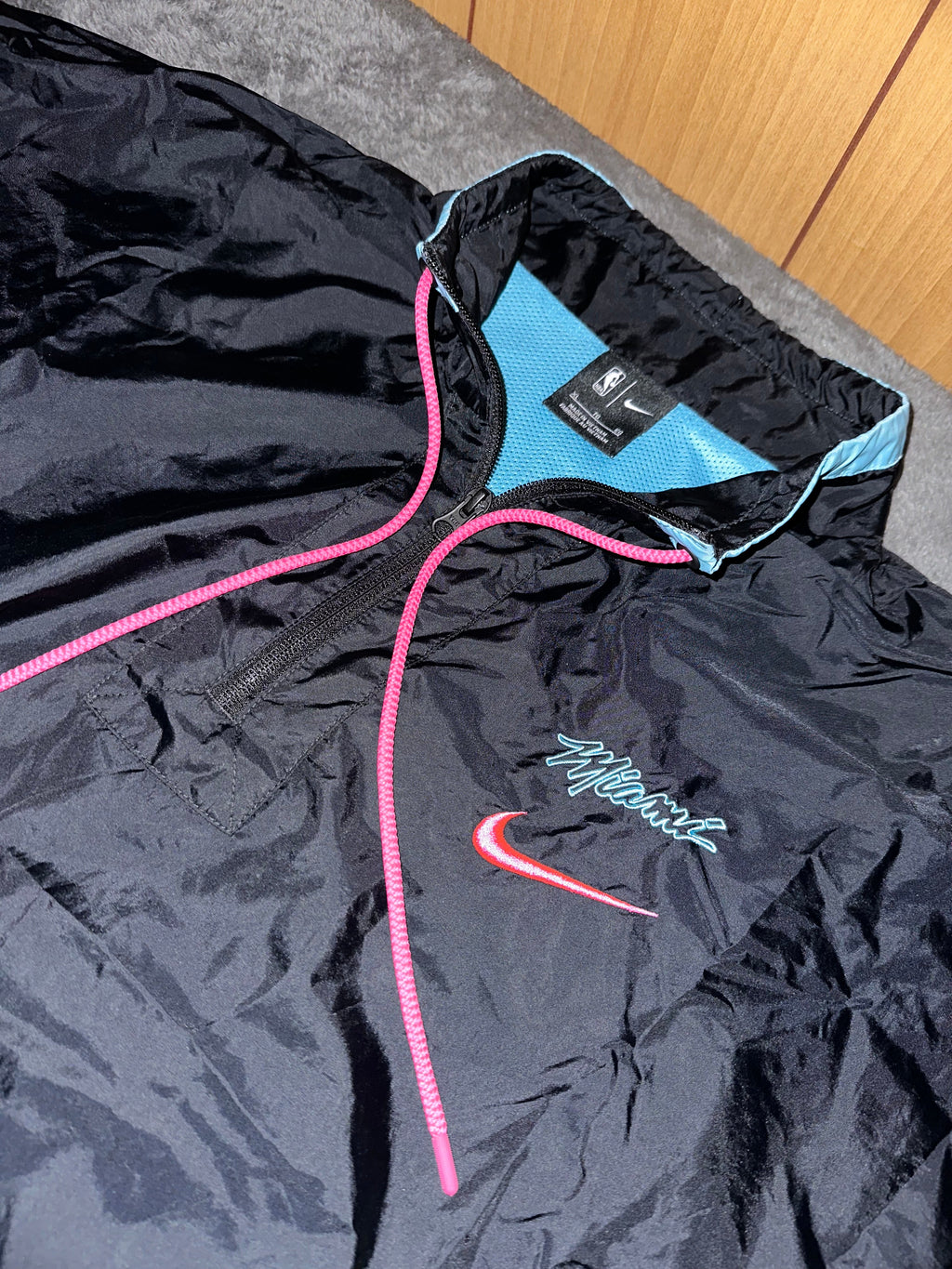 TRACKSUIT NIKE MIAMI HEAT • NERO / AZZURRO / ROSA