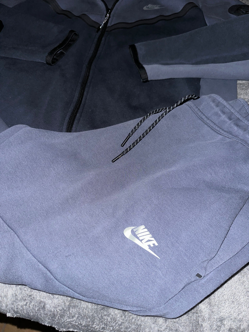 TRACKSUIT NIKE TECH NOTTE CON CAPPUCCIO • GRIGIO BLU / BLU NOTTE