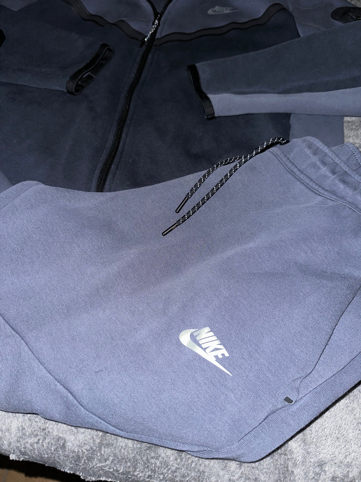 TRACKSUIT NIKE TECH NOTTE CON CAPPUCCIO • GRIGIO BLU / BLU NOTTE