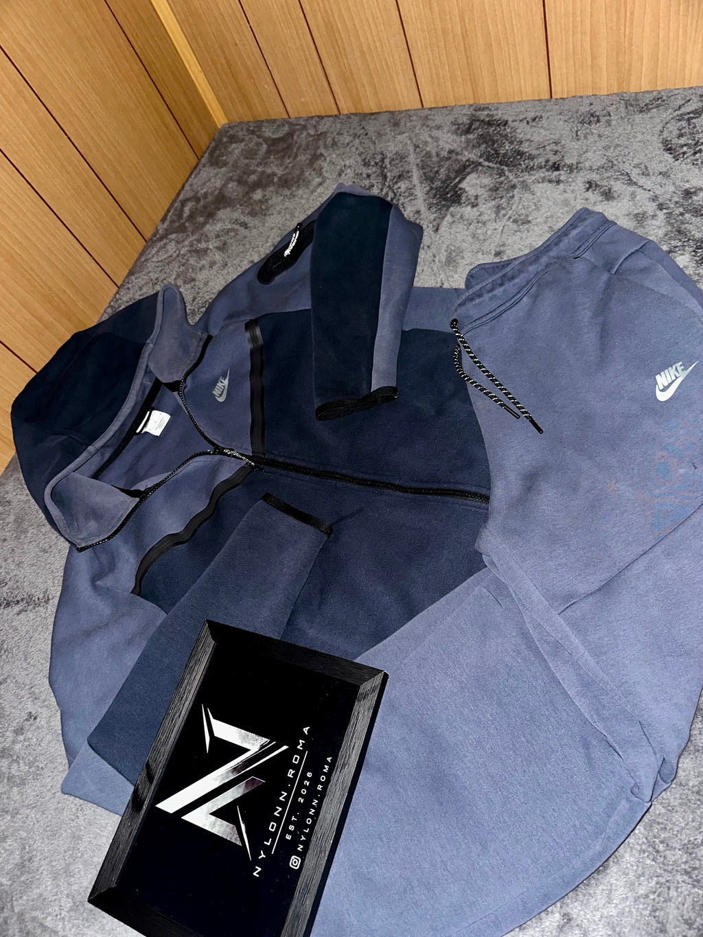 TRACKSUIT NIKE TECH NOTTE CON CAPPUCCIO • GRIGIO BLU / BLU NOTTE